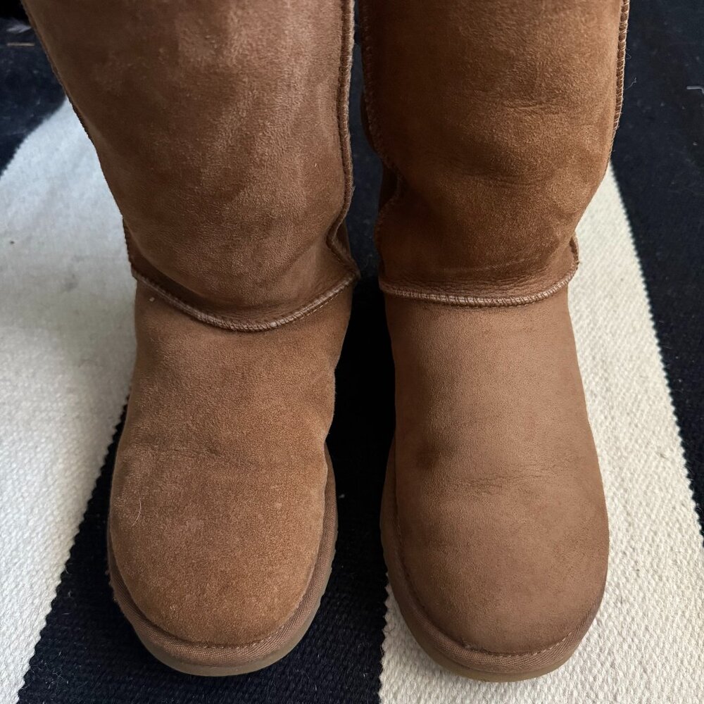 UGG Classic Tall II Boot, Size 9/EU40 - Picture 2 of 7